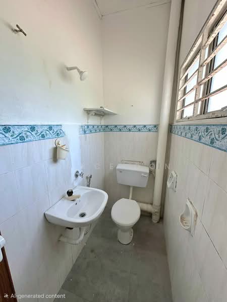 Rumah Teres 2 Tingkat untuk Dijual di Taman Lestari Putra (Seri Kembangan) - Grace Oon - Bathroom - PropertyGuru.com.my