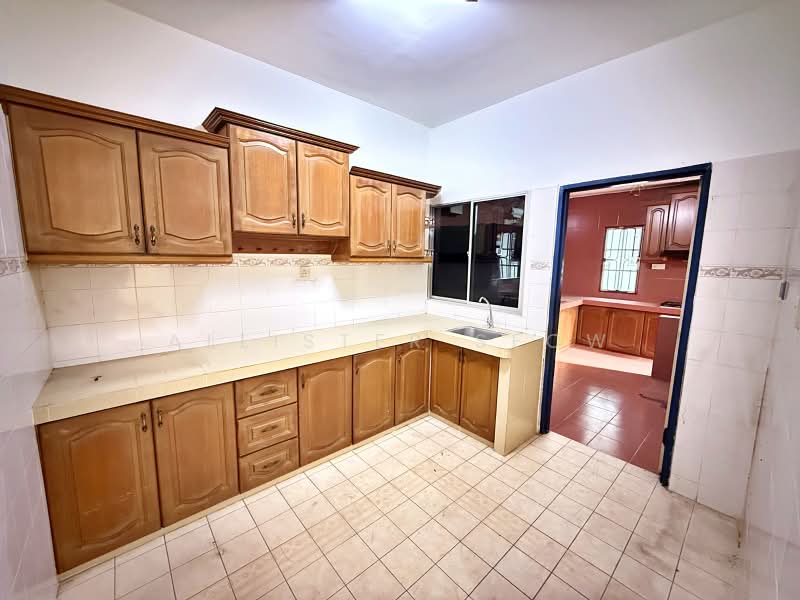 Rumah Teres 2-Tingkat untuk Dijual di Kota Kemuning (Shah Alam) - Allister Seow - Kitchen - PropertyGuru.com.my
