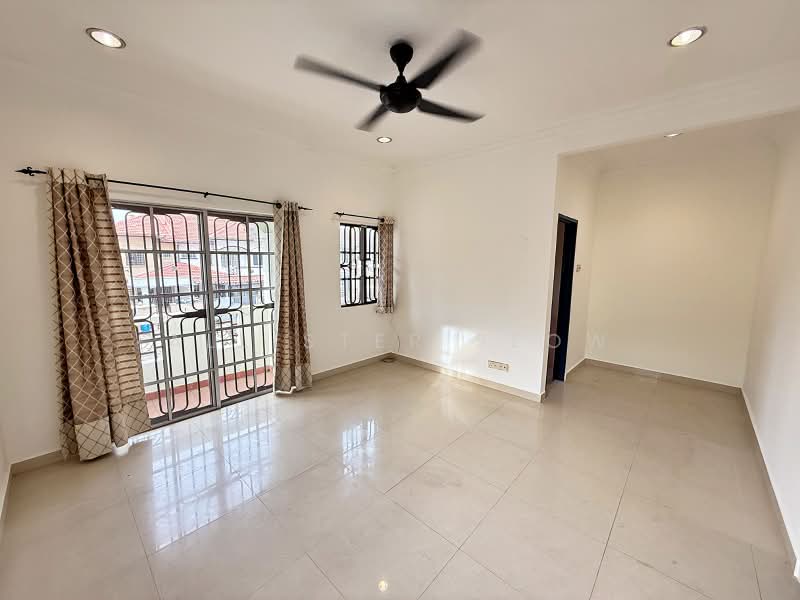 Rumah Teres 2-Tingkat untuk Dijual di Kota Kemuning (Shah Alam) - Allister Seow - Living Room - PropertyGuru.com.my
