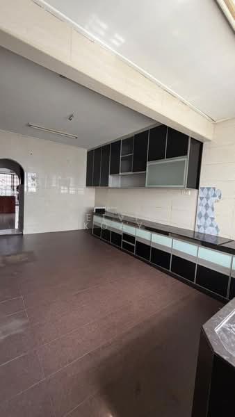 1-storey Terraced House for Sale in Taman Puteri Wangsa (Ulu Tiram) - Kelvin Koay - Kitchen - PropertyGuru.com.my