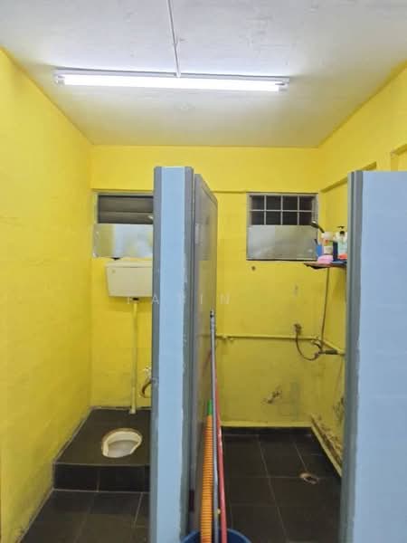 Rumah Teres 2 Tingkat untuk Dijual di Taman Pakatan (Ipoh) - Fatin . - Bathroom - PropertyGuru.com.my