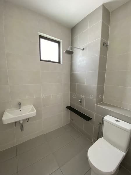 Rumah Berkembar untuk Dijual di Setia Utama (Setia Alam) - Elwin Chok - Bathroom - PropertyGuru.com.my