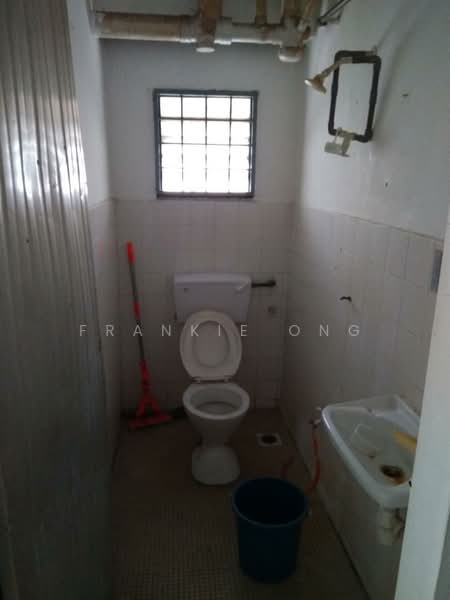 Flat for Sale at Desa Sri Puteri - Frankie Ong - Bathroom - PropertyGuru.com.my