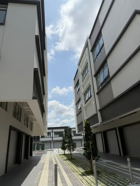 Shop for Rent in Bandar Rimbayu (Telok Panglima Garang) - Jie Hoh - Exterior - PropertyGuru.com.my