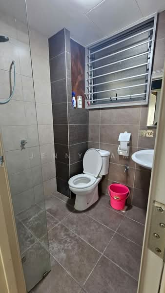 Service Residence for Sale at ARC @ Austin Hills - Jenny Lam - Bathroom - PropertyGuru.com.my