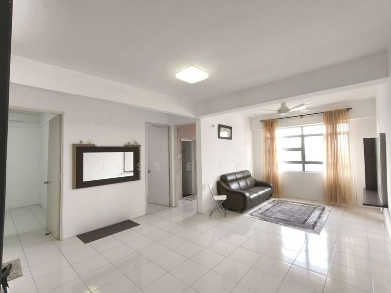 Apartment for Rent at The Pulse Condominium - Jossie Teoh - Living Room - PropertyGuru.com.my
