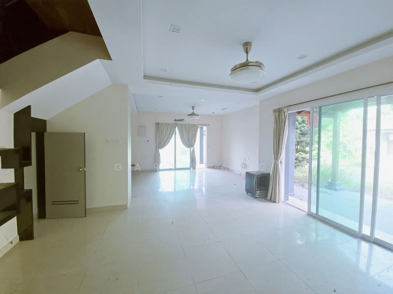 Rumah Berkembar untuk Dijual di Kuala Kangsar (Perak) - Gary Tang - Living Room - PropertyGuru.com.my