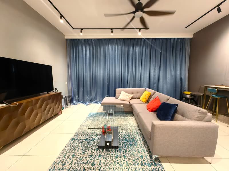 Servis Apartment untuk Dijual di The Park Sky Residence - Mak Oliver - Living Room - PropertyGuru.com.my