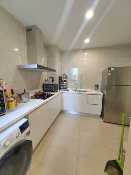 Servis Apartment untuk Dijual di The Park Sky Residence - Mak Oliver - Kitchen - PropertyGuru.com.my