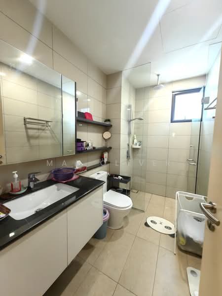Servis Apartment untuk Dijual di The Park Sky Residence - Mak Oliver - Bathroom - PropertyGuru.com.my