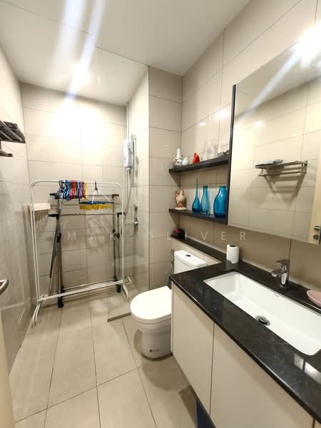 Servis Apartment untuk Dijual di The Park Sky Residence - Mak Oliver - Bathroom - PropertyGuru.com.my