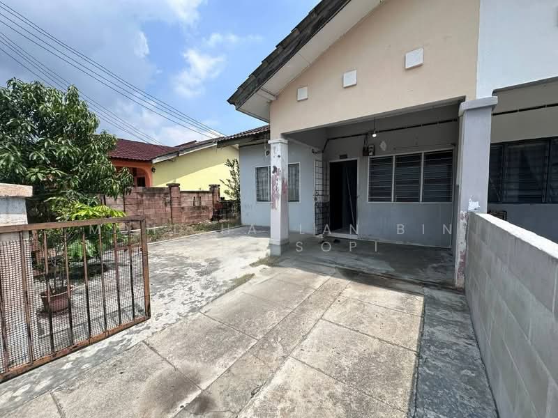 1-storey Terraced House for Sale in Taman Muara Esbee (Kuala Selangor) - Mohd Hazlan bin Mohd Sopi - PropertyGuru.com.my
