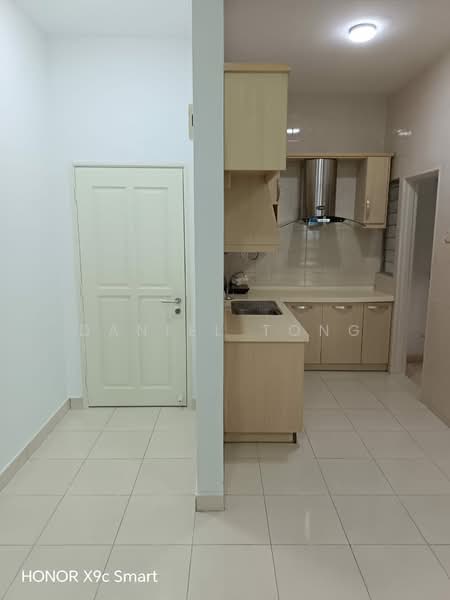 Service Residence for Sale at Serviced Residence @ Casa Tiara - Daniel Tong - Kitchen - PropertyGuru.com.my
