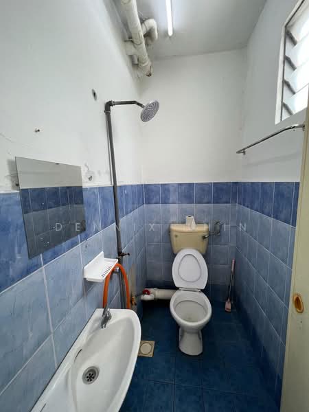 Apartment for Sale at Mentari Court - Dennix Chin - Bathroom - PropertyGuru.com.my
