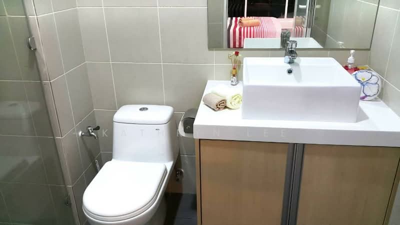 Kondominium untuk Dijual di Southbay Plaza - Kathryn Lee - Bathroom - PropertyGuru.com.my