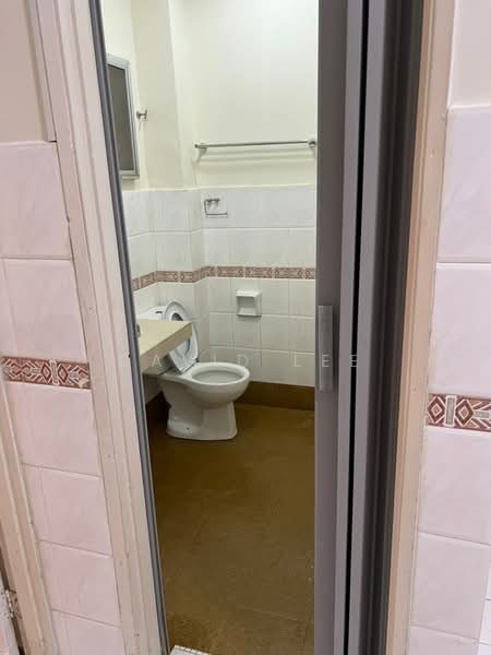 Rumah Berkembar untuk Disewa di Bandar Sungai Long (Selangor) - David Lee - Bathroom - PropertyGuru.com.my