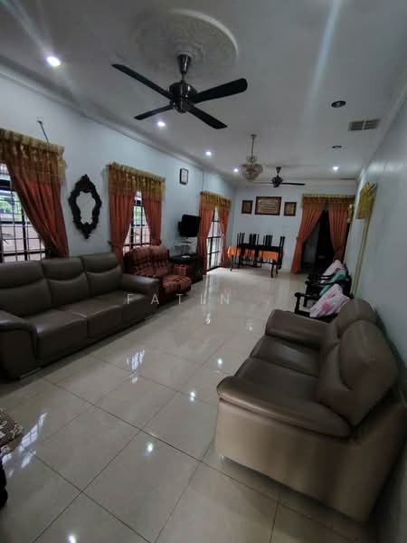 Rumah Banglo untuk Dijual di Taman Meru (Ipoh) - Fatin . - Living Room - PropertyGuru.com.my