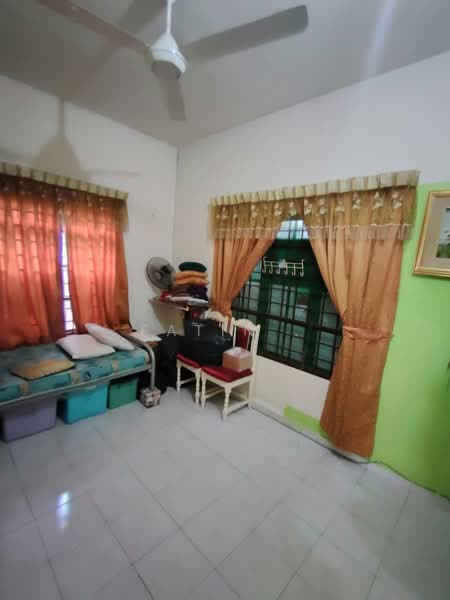 Rumah Banglo untuk Dijual di Taman Meru (Ipoh) - Fatin . - Bedroom - PropertyGuru.com.my