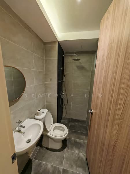 Kondominium untuk Disewa di QuayWest Residence - Beverly Lim - Bathroom - PropertyGuru.com.my