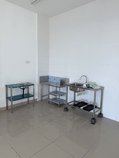 Servis Apartment untuk Disewa di BM City Suites @ BM City Mall - Yong Soo Kee - Kitchen - PropertyGuru.com.my