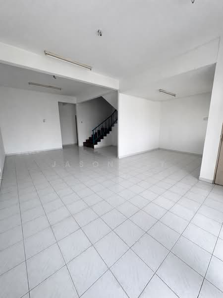 Rumah Teres 2 Tingkat untuk Dijual di Taman Seri Mangga (Balai Panjang) - Jason Tay - Living Hall - PropertyGuru.com.my