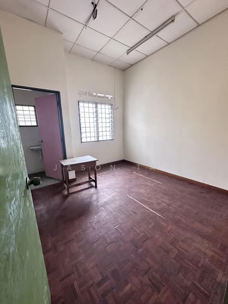 Rumah Teres 2 Tingkat untuk Dijual di Taman Seri Mangga (Balai Panjang) - Jason Tay - Bedroom - PropertyGuru.com.my