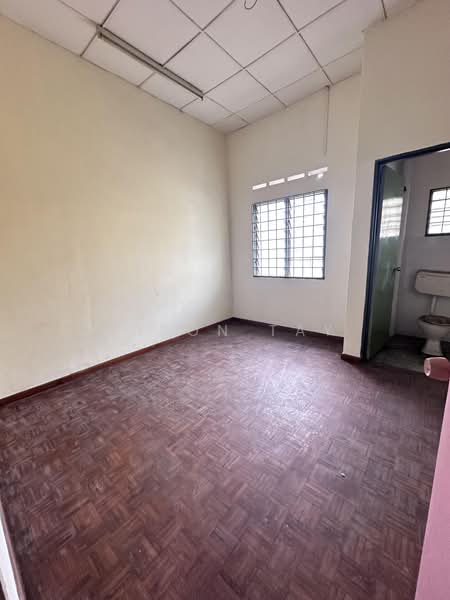 Rumah Teres 2 Tingkat untuk Dijual di Taman Seri Mangga (Balai Panjang) - Jason Tay - Bedroom - PropertyGuru.com.my