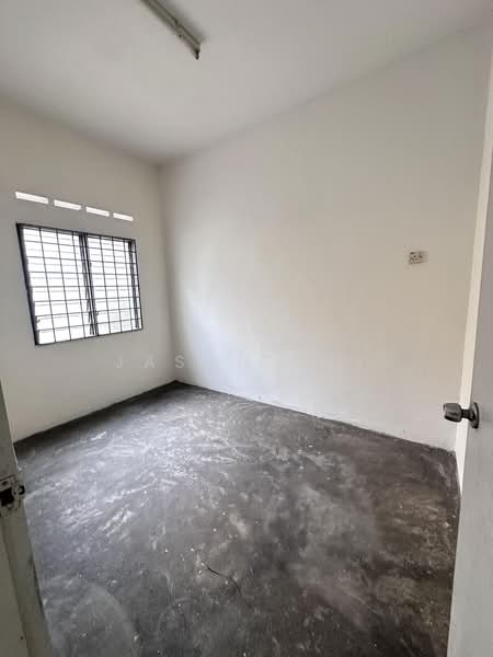 Rumah Teres 2 Tingkat untuk Dijual di Taman Seri Mangga (Balai Panjang) - Jason Tay - Bedroom - PropertyGuru.com.my