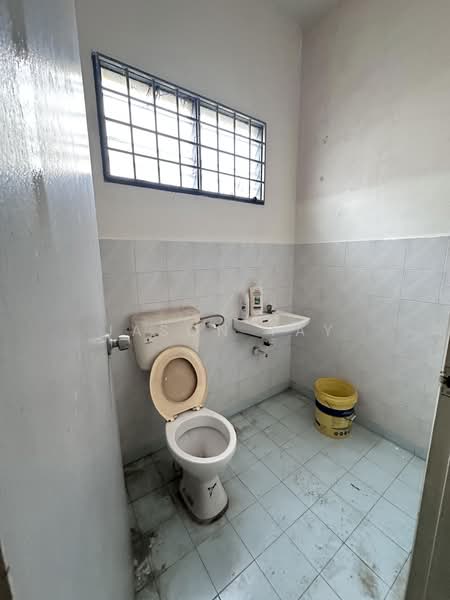 Rumah Teres 2 Tingkat untuk Dijual di Taman Seri Mangga (Balai Panjang) - Jason Tay - Bathroom - PropertyGuru.com.my