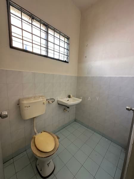Rumah Teres 2-Tingkat untuk Dijual di Taman Seri Mangga (Balai Panjang) - Jason Tay - Bathroom - PropertyGuru.com.my