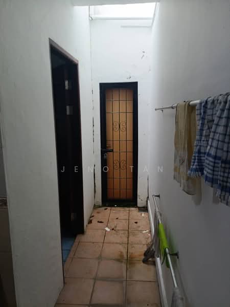 Kedai untuk Dijual di Kuching (Sarawak) - Jeno Tan - Corridor - PropertyGuru.com.my
