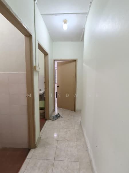 Flat for Sale at Flat Daisy - Melinda Ee - Corridor - PropertyGuru.com.my