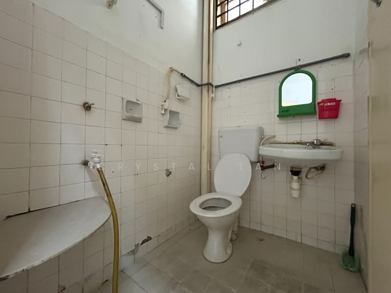 Rumah Teres 1.5 Tingkat untuk Dijual di Taman Molek (Johor Bahru) - Crystal Tan - Bathroom - PropertyGuru.com.my
