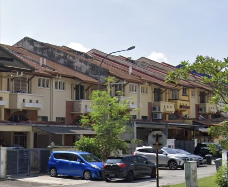 2.5-storey Terraced House for Sale in Taman Bukit Serdang (Seri Kembangan) - CL Chin - Exterior - PropertyGuru.com.my