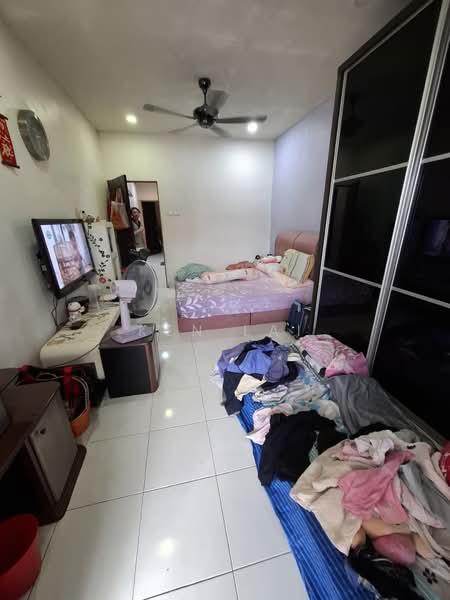 Rumah Teres 2 Tingkat untuk Dijual di Taman Kepong (Kepong) - Ken Lai - Bedroom - PropertyGuru.com.my