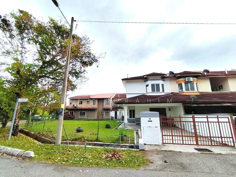 Rumah Teres 2 Tingkat untuk Dijual di Taman Impian Putra (Bangi) - Azli Ibrahim - Exterior - PropertyGuru.com.my