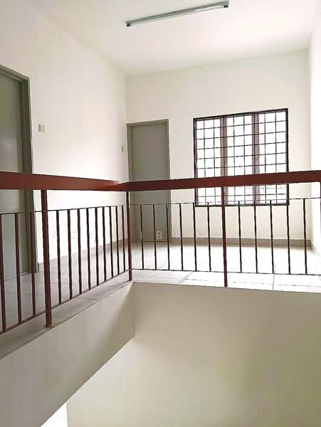 Rumah Teres 2 Tingkat untuk Dijual di Taman Impian Putra (Bangi) - Azli Ibrahim - Corridor - PropertyGuru.com.my