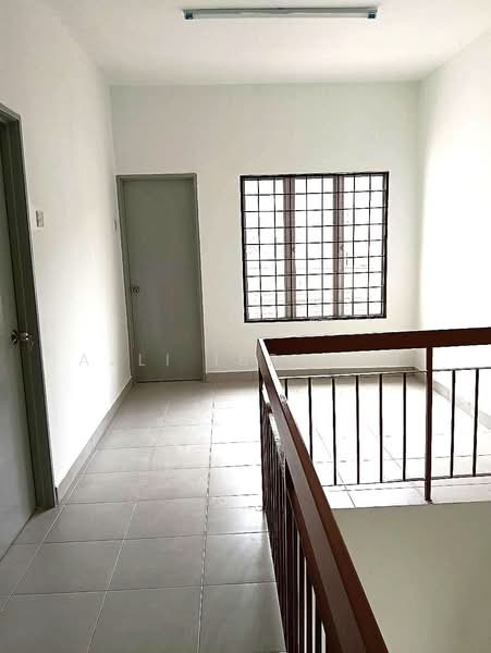 Rumah Teres 2 Tingkat untuk Dijual di Taman Impian Putra (Bangi) - Azli Ibrahim - Corridor - PropertyGuru.com.my
