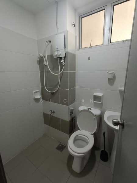 Pangsapuri untuk Disewa di Bayu Angkasa - SJ CHAN - Bathroom - PropertyGuru.com.my
