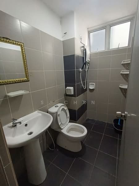 Pangsapuri untuk Disewa di Bayu Angkasa - SJ CHAN - Bathroom - PropertyGuru.com.my