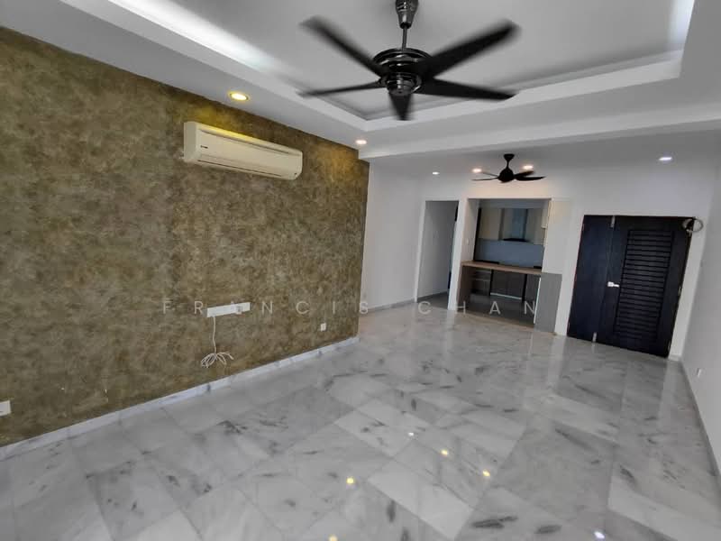 Kondominium untuk Dijual di Marina Tower (Ratu Mutiara) - Francis Chan - Living Room - PropertyGuru.com.my