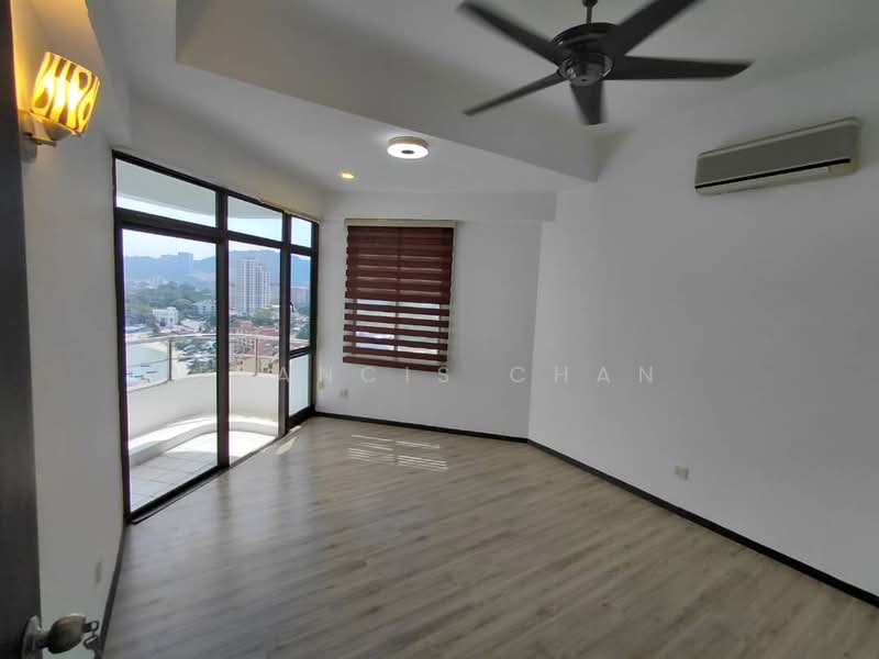 Kondominium untuk Dijual di Marina Tower (Ratu Mutiara) - Francis Chan - Balcony - PropertyGuru.com.my