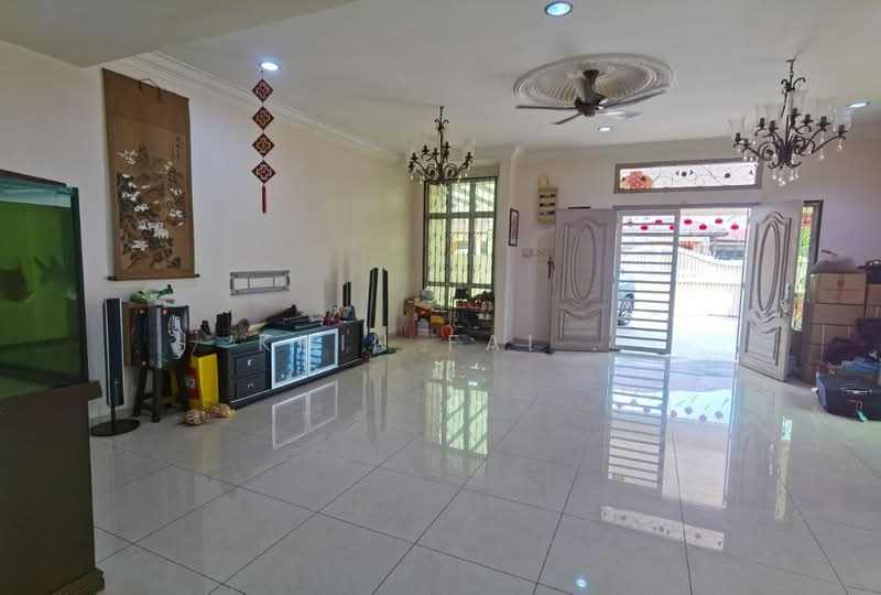 2-storey Terraced House for Sale in Taman Semabok Perdana (Semabok) - Khin Fai . - Living Room - PropertyGuru.com.my