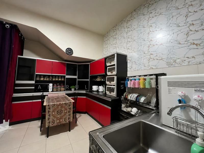 Terraced House for Sale in Sungai Buloh (Selangor) - Amirul Nasyriq - Kitchen - PropertyGuru.com.my