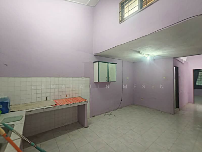 1-storey Terraced House for Sale in Taman Muhibbah (Kajang) - Jamalatin Mesen - Kitchen - PropertyGuru.com.my