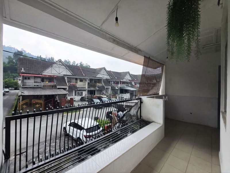 Rumah Bandar untuk Dijual di Taman Bukit Teratai (Ampang) - Azli Ibrahim - Exterior - PropertyGuru.com.my