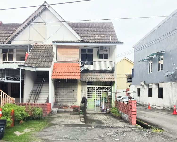 Rumah Bandar untuk Dijual di Taman Bukit Teratai (Ampang) - Azli Ibrahim - Exterior - PropertyGuru.com.my