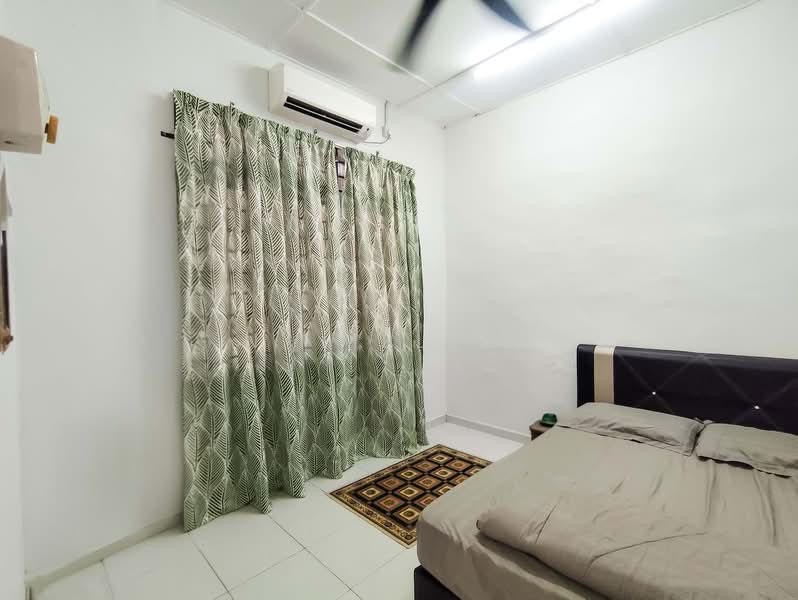 Rumah Teres 1 Tingkat untuk Dijual di Indera Mahkota 2 (Kuantan) - N. Melisa - Bedroom - PropertyGuru.com.my