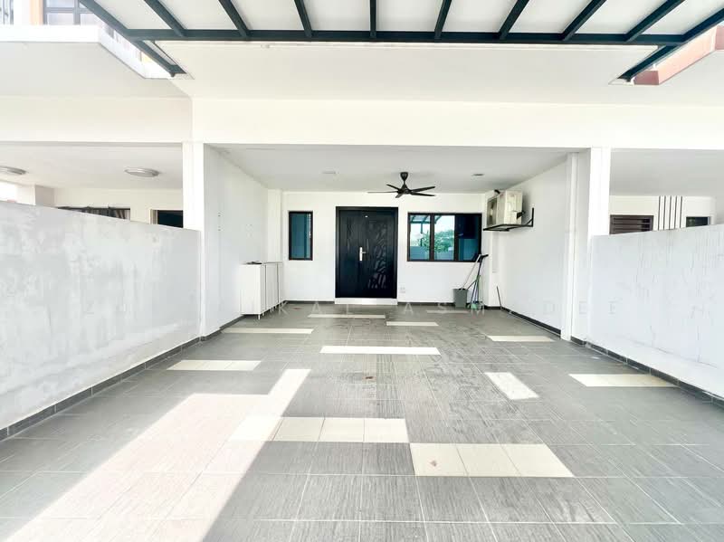 2-storey Terraced House for Sale in Setia Alam (Selangor) - Zulhaikal Asmadee - Entrance - PropertyGuru.com.my
