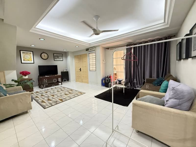 Rumah Teres 2 Tingkat untuk Dijual di Kota Damansara (Selangor) - Noor Hidayah Mohamad Noor - Living Room - PropertyGuru.com.my